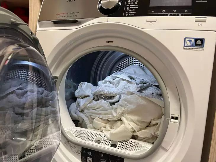    :    ,   9  10 