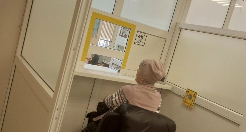 И работающим, и неработающим. Всем, кто получает пенсию, дадут разовую выплату сразу в мае