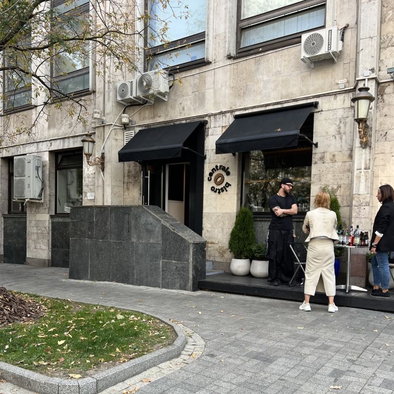 Centrale Bistro     -      