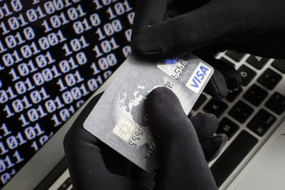         2025 