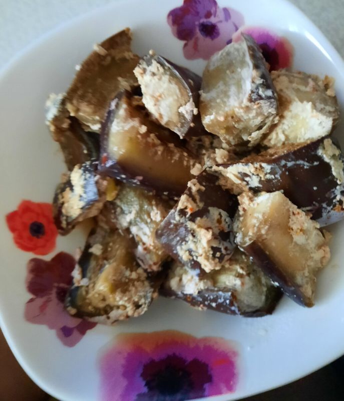 Необычные баклажаны: как приготовить их в сметанном соусе