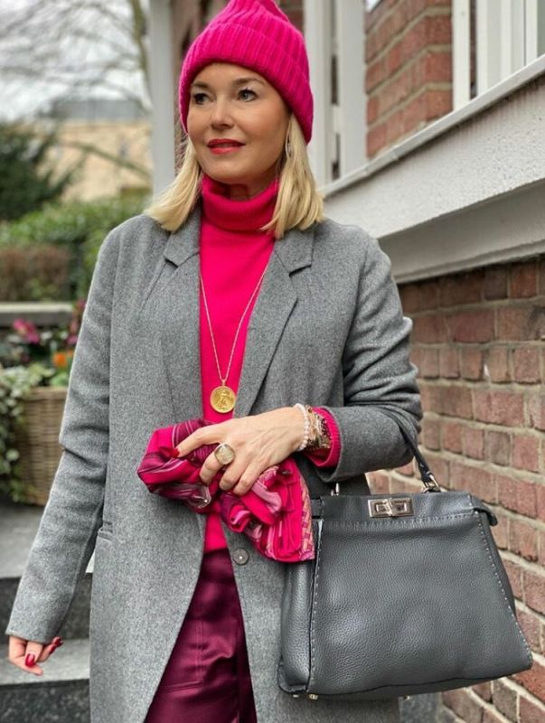 Модные тренды осени: как стильно носить шапки женщинам за 50