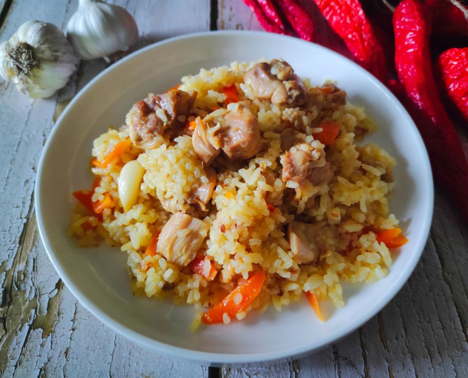 Простой и вкусный плов: рецепт для домашнего уюта