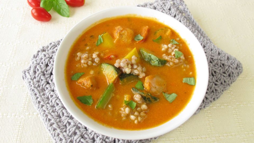 Всыпьте в готовый суп эту крупу: блюдо станет в два раза сытнее