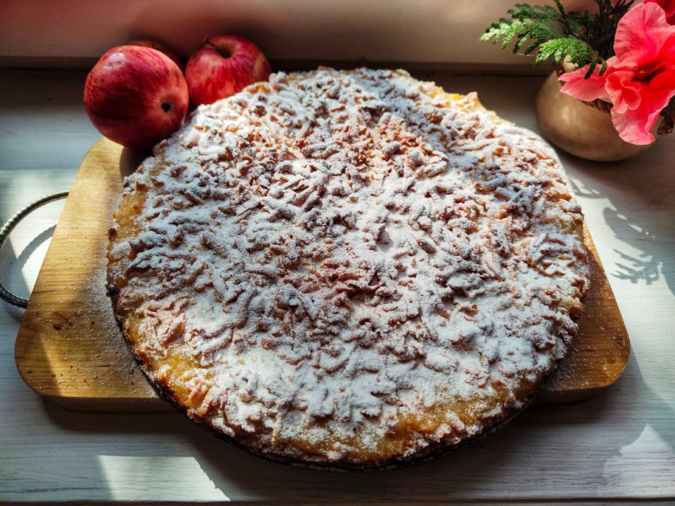 Уютный осенний рецепт: как приготовить ароматный яблочный пирог