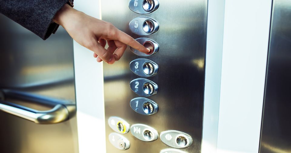 Замена лифтов в многоквартирных домах: новые подходы и задачи