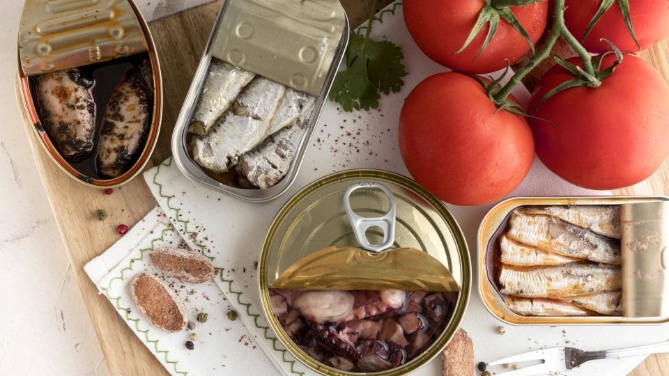 Эту вкуснятину из рыбных консервов готовят шеф-повара: справитесь за 10 минут