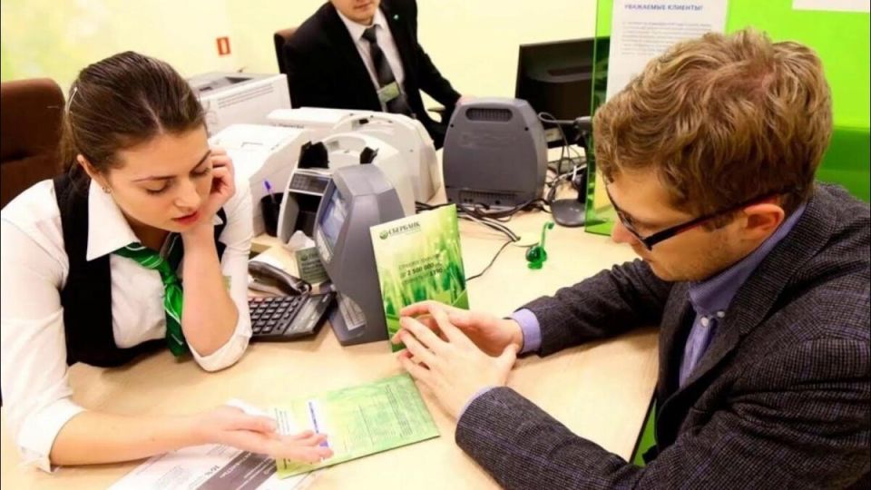 Почему банки больше не спешат закрывать счета: проверяем источник денег на выходе