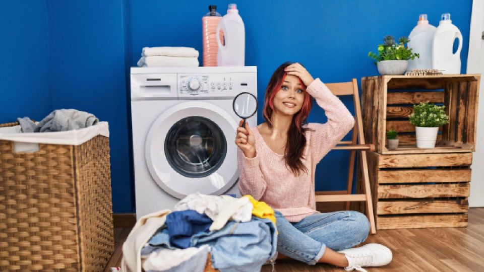 Не будете мучиться с пятнами от солнцезащитного крема: удалите грязь простым средством