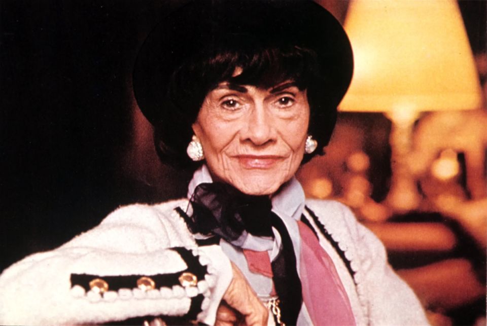 Как Коко Шанель начинала свой день: секреты утреннего ритуала и строгие правила питания