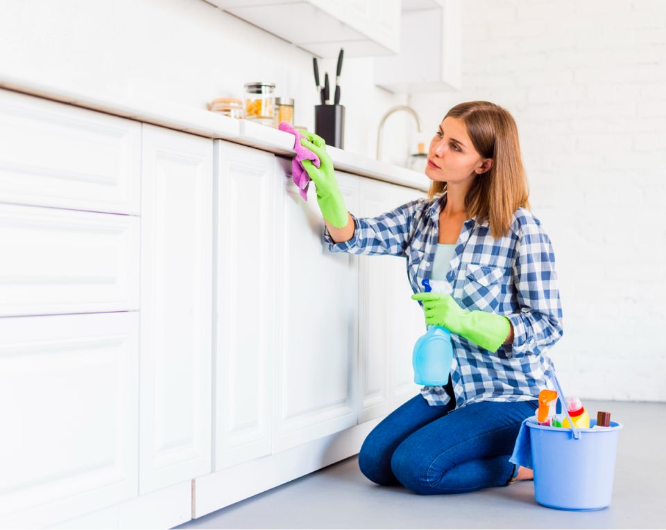 Эффективные способы избавиться от жира на кухне без химии