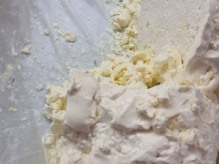 Разморозка творога без потерь: секрет, который изменит ваше мнение о заморозке
