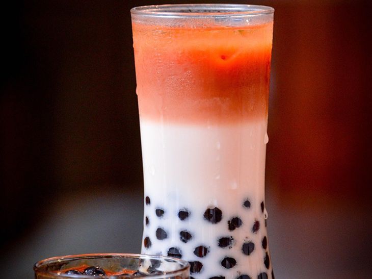 Яркий чай покорил лето: правда ли бабл-ти полезен для здоровья?