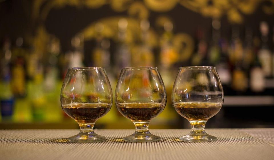 Премиальный коньяк: идеальные закуски и что следует избегать