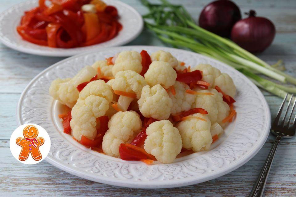 Пикантная маринованная цветная капуста на быструю руку