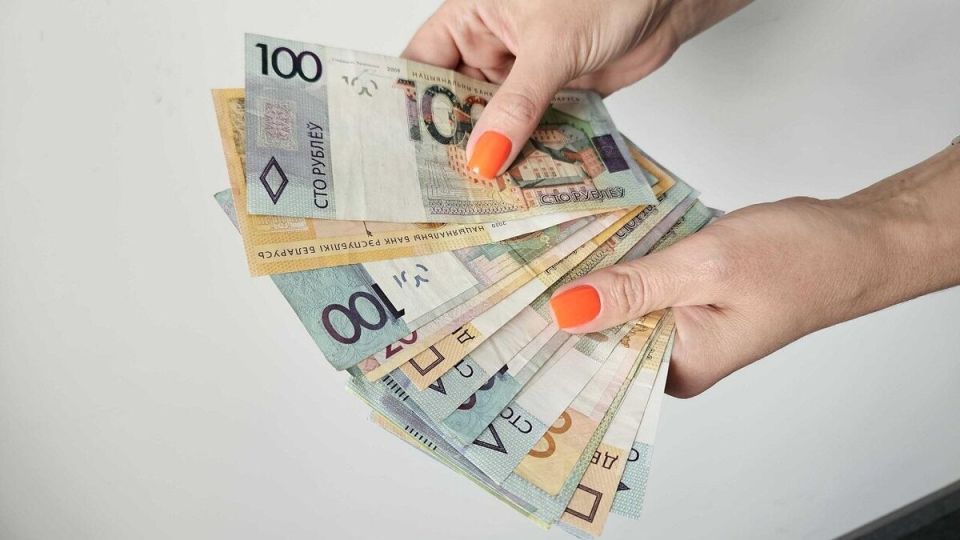 Новые правила в Беларуси с 1 ноября: от платёжных карточек до изменения пенсий