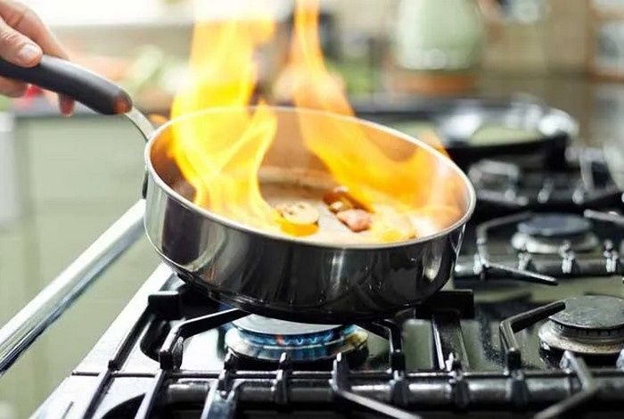 Почему раскаливать сковороду – это не всегда хорошая идея: советы от экспертов