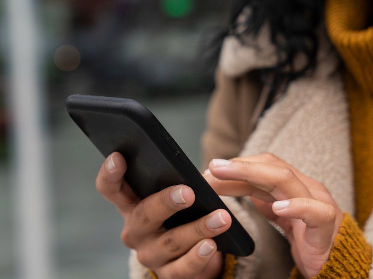 Царапины на новых iPhone 17 Pro и Max: как с ними справляются в магазинах