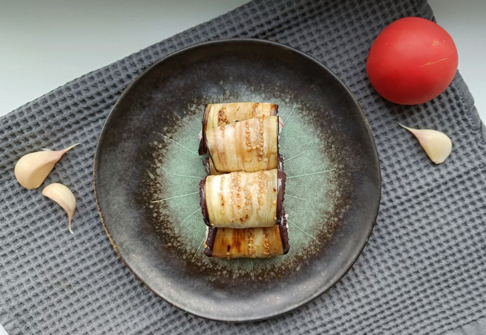 Соблазнительные баклажановые рулетики: наслаждайтесь летними вкусами