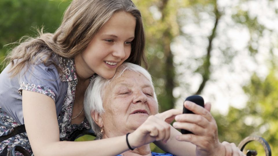 Новые правила: что значит запрет на передачу банковских карт и SIM-карт для россиян