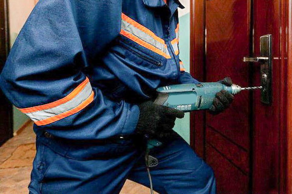 Как управляющая компания вскрыла квартиру без разрешения и потеряла в суде 160 тысяч рублей