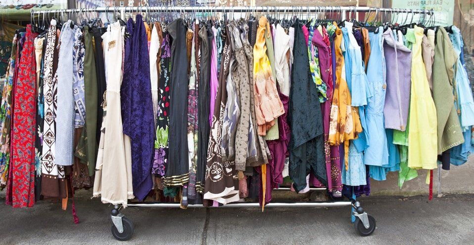 Как эффективно избавиться от запаха одежды из секонд-хенда