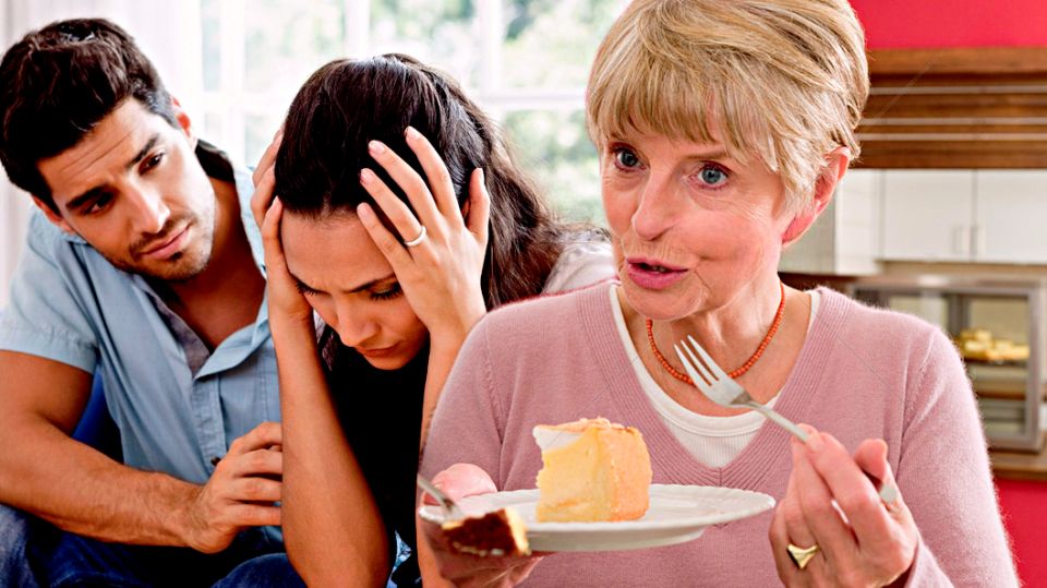 Свекровь требует вернуть несуществующий долг: как закон защищает бывшую невестку