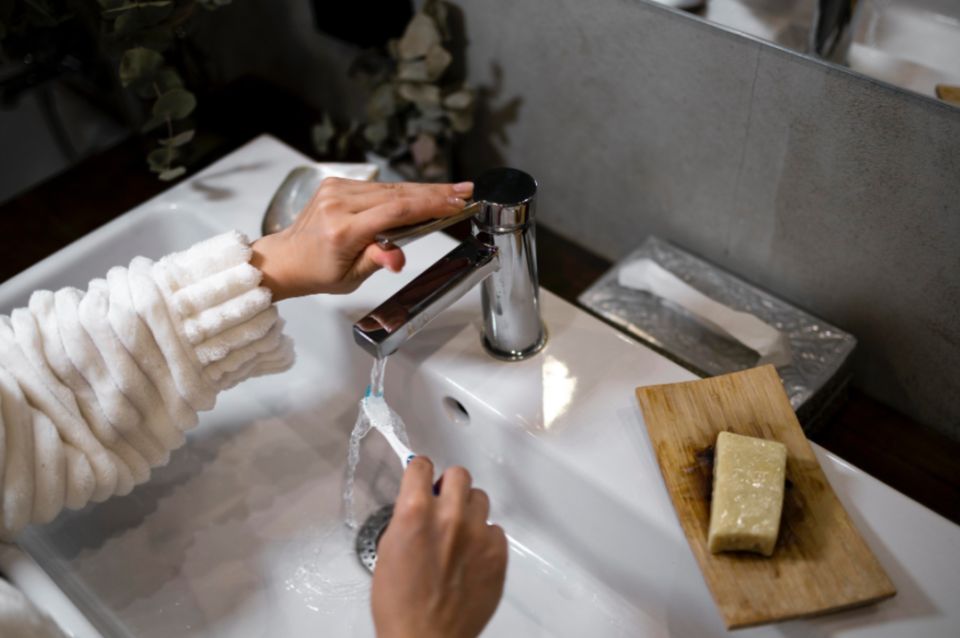 Пять шагов к безопасности вашей ванной: как избежать неприятностей