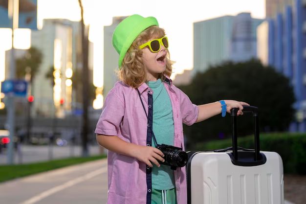 Как организовать выезд ребенка за границу без родителей в 2025 году