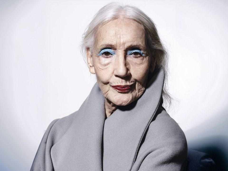 Как мелкие детали могут добавить лет: что старит женщину в 2025 году