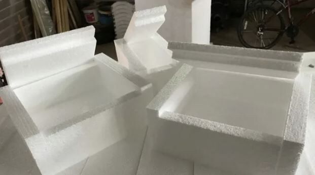 Зимняя защита роз: бюджетный способ с пенопластом