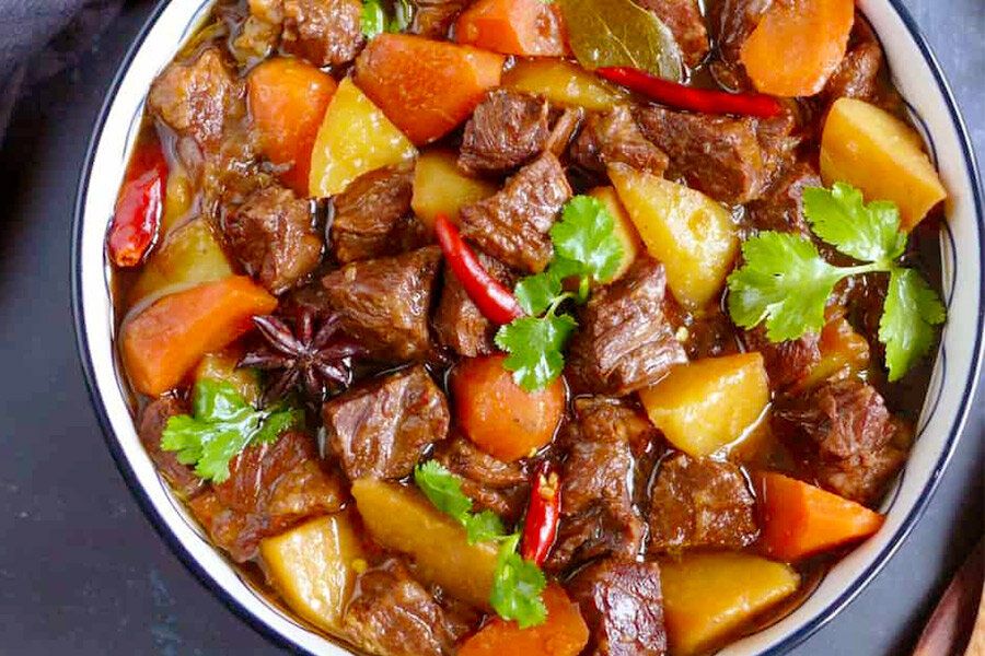 Секреты сочной тушеной говядины с картофелем