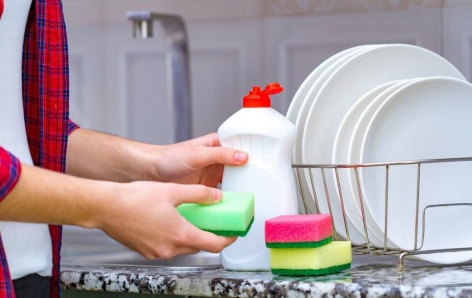 Идеальный план по мытью посуды после новогоднего застолья
