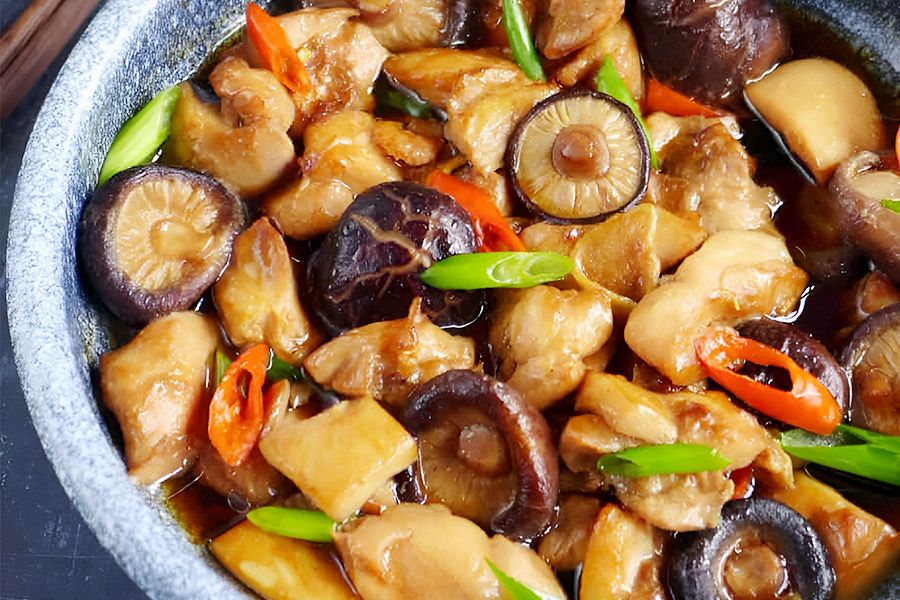 Откройте новые горизонты вкуса: оригинальная курица на пару с шиитаке