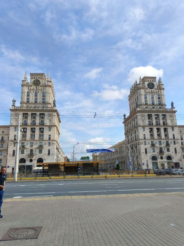 Как будто попали в другой мир: Минск встречает путешественников