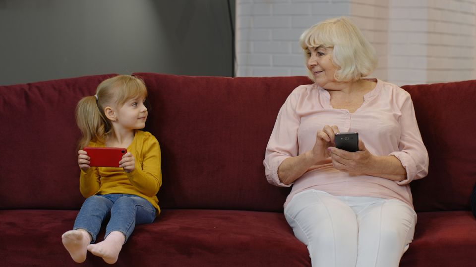 Как не стать жертвой внукового нажима при покупке гаджетов