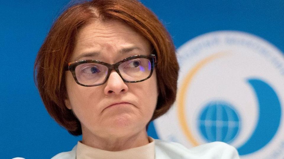 Счётчик карт: Центробанк вводит лимит на карты в руках граждан