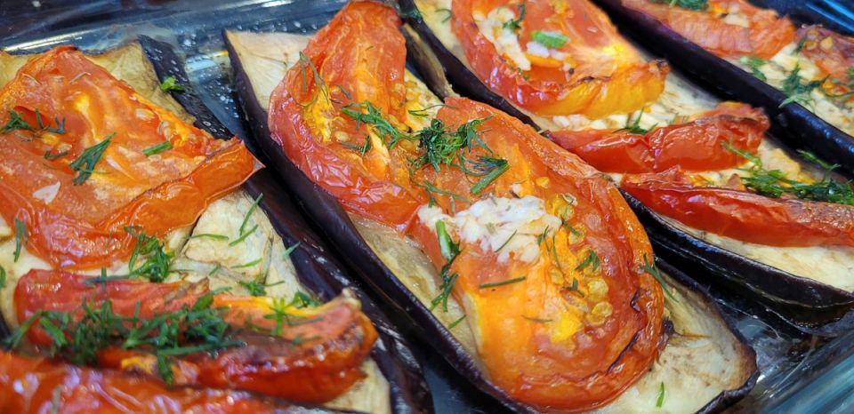 Баклажаны с томатами: освежите свой стол!