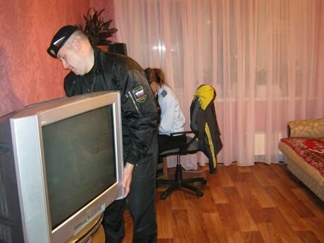 Верховный суд разъяснил, какие вещи можно забрать за долги