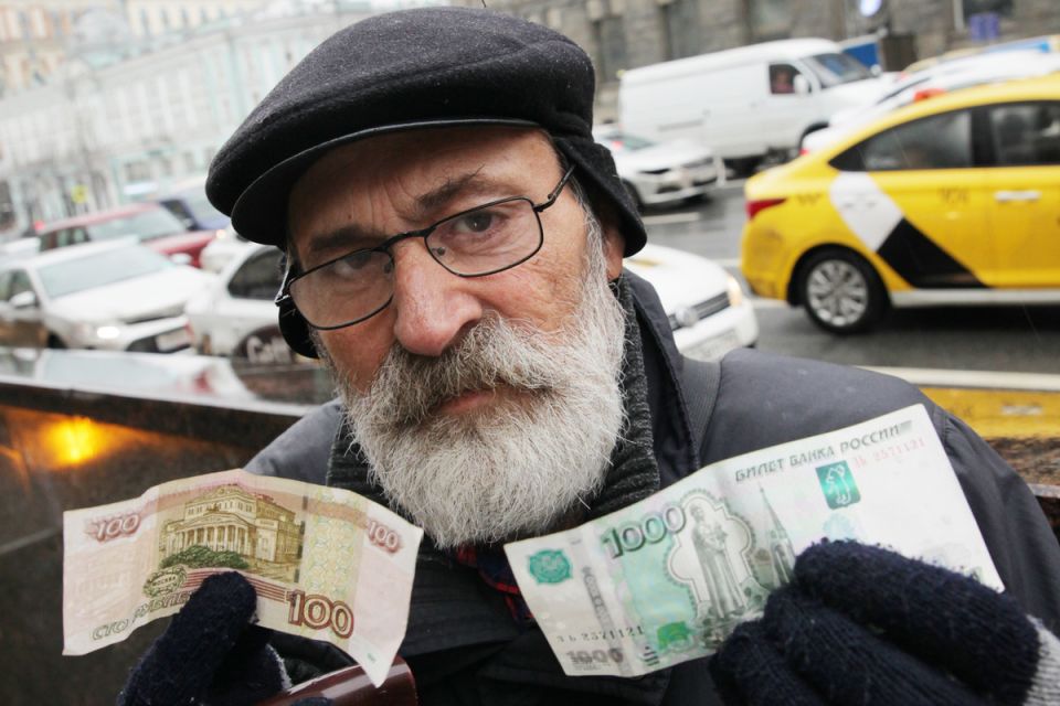 Почему россияне все чаще выбирают наличные деньги: новые тенденции в финансовом поведении