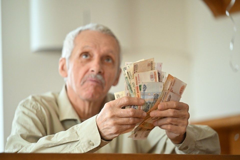 Как челябинцы будут получать пенсии в новогодние праздники: важные детали