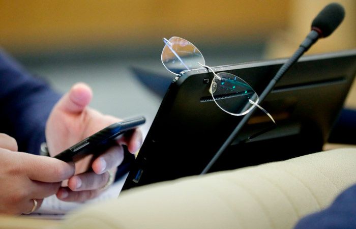 Госслужащим России рекомендовано проявлять осторожность