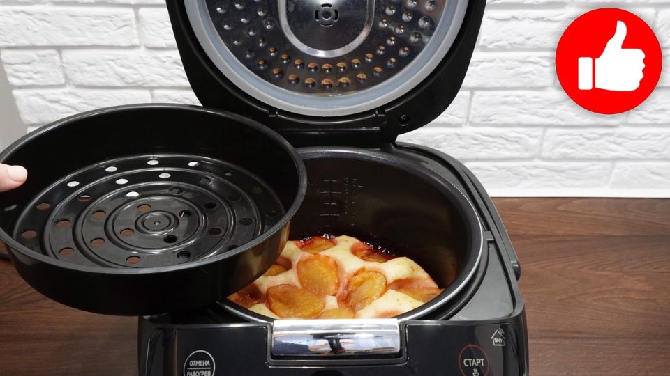 Пирог с медом и сливами: идеальная выпечка к чашечке чая