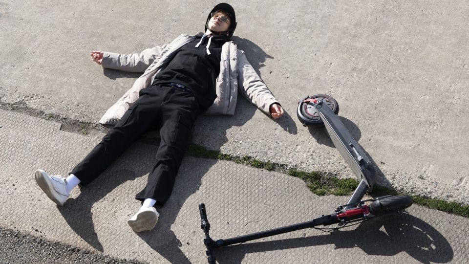 Водитель сбил подростка на электросамокате: решение суда оставило без прав