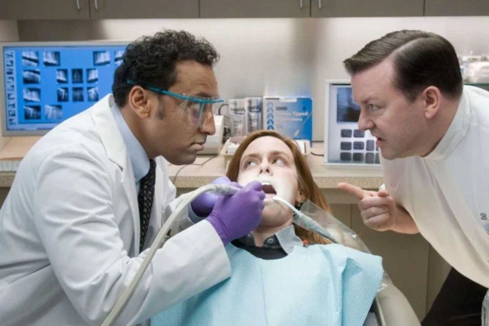 Как обычная чистка зубов может быть опасной и что выбрать вместо агрессивной техники