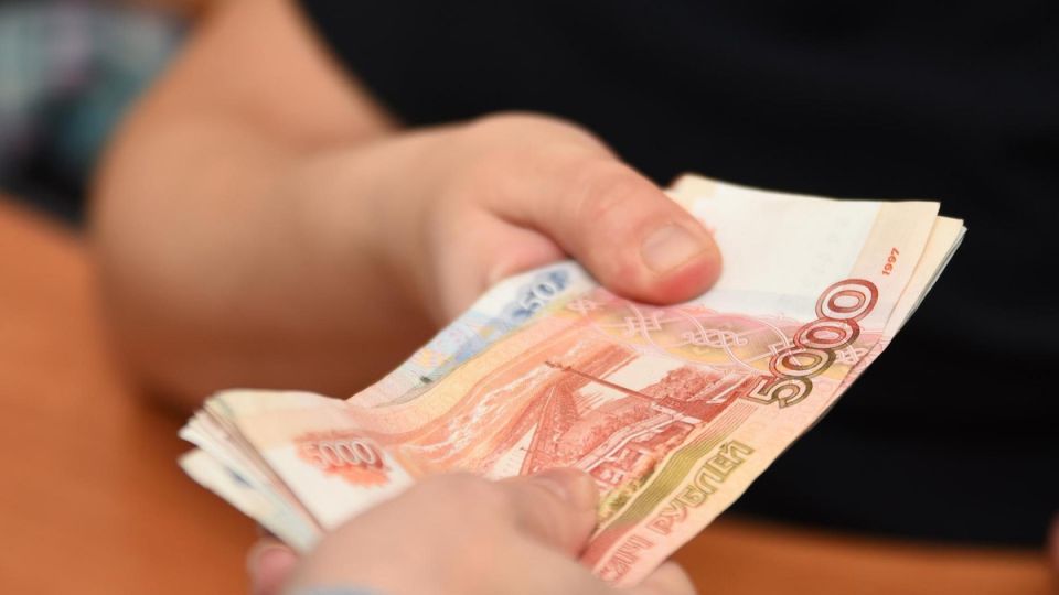 МФО А Деньги от Альфа-Банка: когда доступно быстрое решение и скрывается риск долговой ловушки