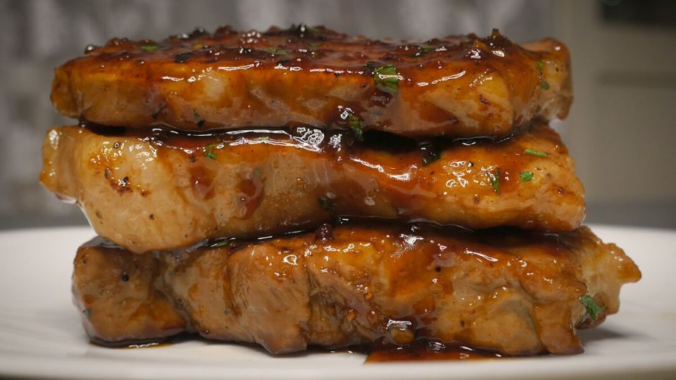 Сочная свинина за 15 минут в медово-чесночном соусе