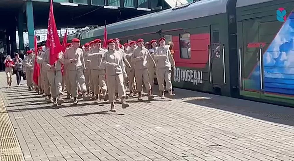  - 4  ,      ,       