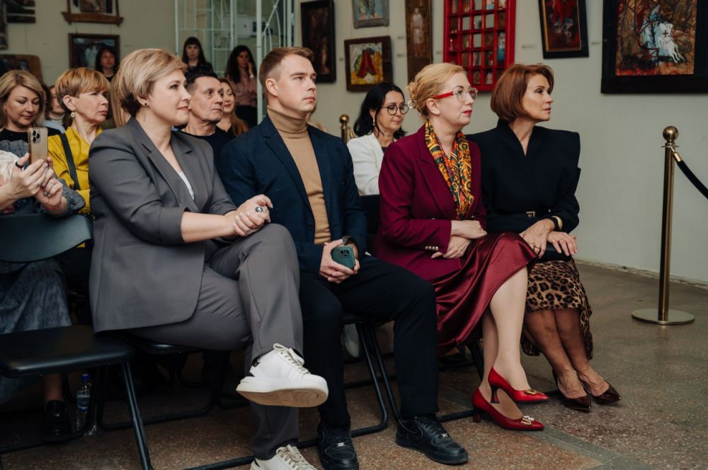 20 мая в Самарском областном художественном музее прошел вечер, посвященный картине Михаила Сидорова «На Сталинградский фронт» и организованный «Комсомольской правдой»