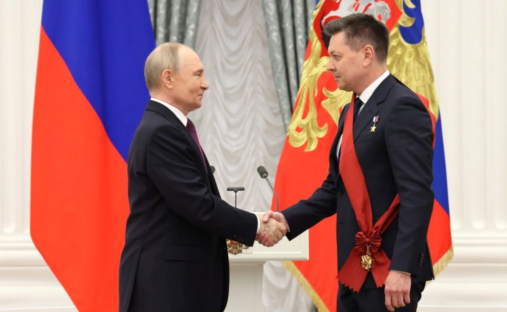 Губернатор Вячеслав Федорищев поздравил Олега Кононенко с награждением орденом «За заслуги перед Отечеством» І степени